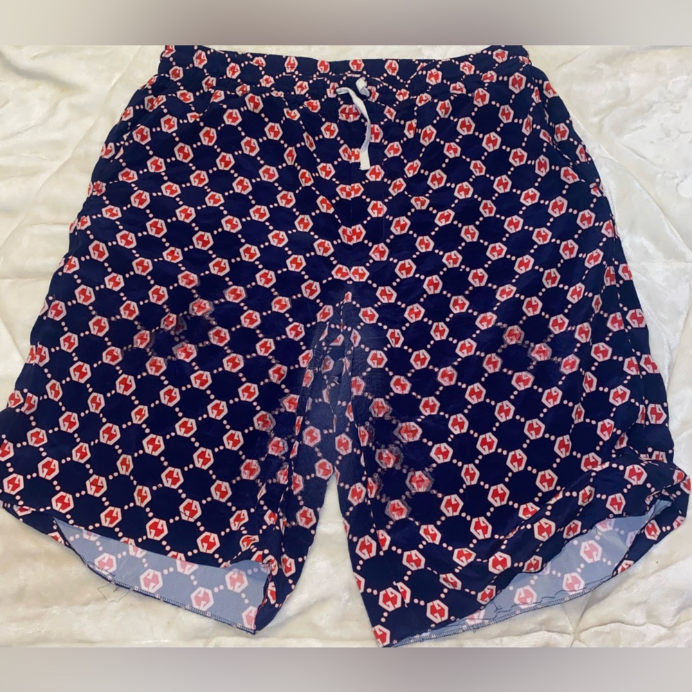 Gucci Graphic-print relaxed-fit silk shorts